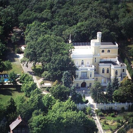 Sir David Balaton Castle Apartmanok Balatonszepezd Luaran gambar