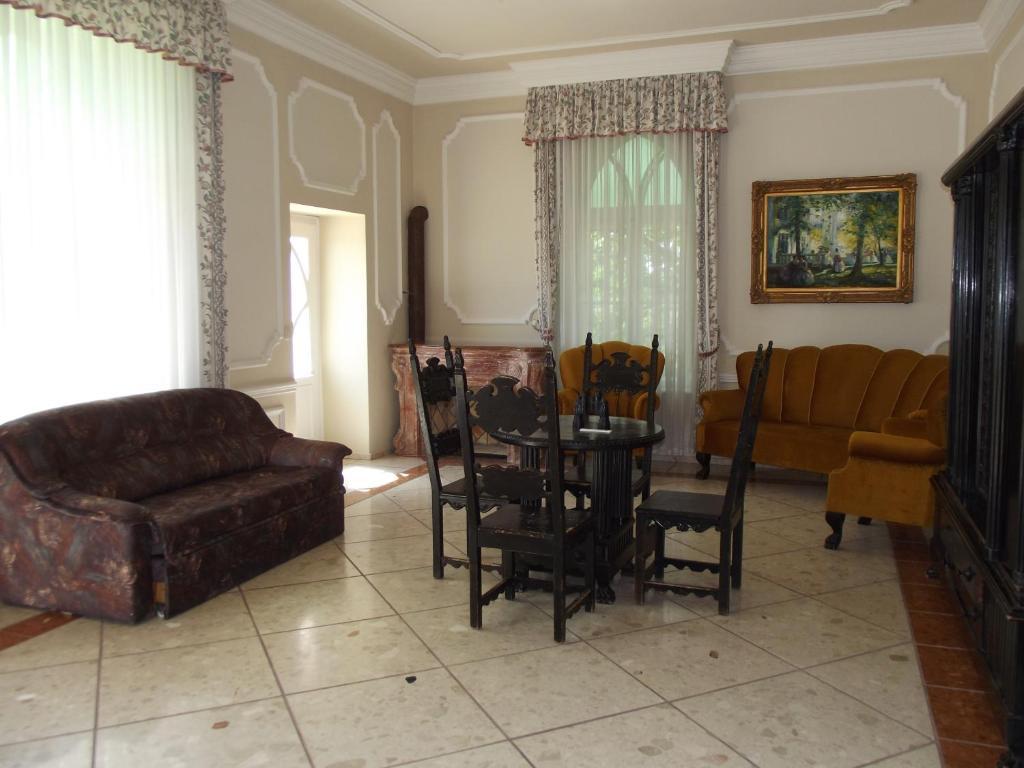 Sir David Balaton Castle Apartmanok Balatonszepezd Bilik gambar