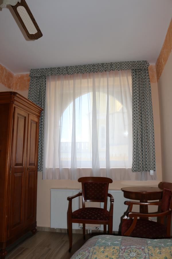 Sir David Balaton Castle Apartmanok Balatonszepezd Luaran gambar