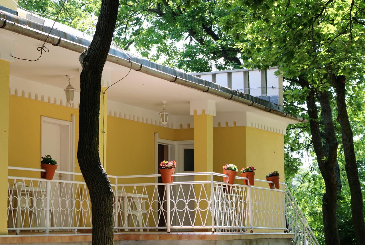 Sir David Balaton Castle Apartmanok Balatonszepezd Luaran gambar
